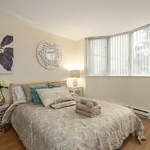 3br/3ba Downtown Luxury Townhouse Vancouver